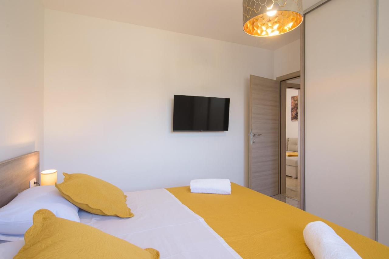 Villa Barbara & Zoran With Heated Swimming Pool Seget Vranjica Εξωτερικό φωτογραφία