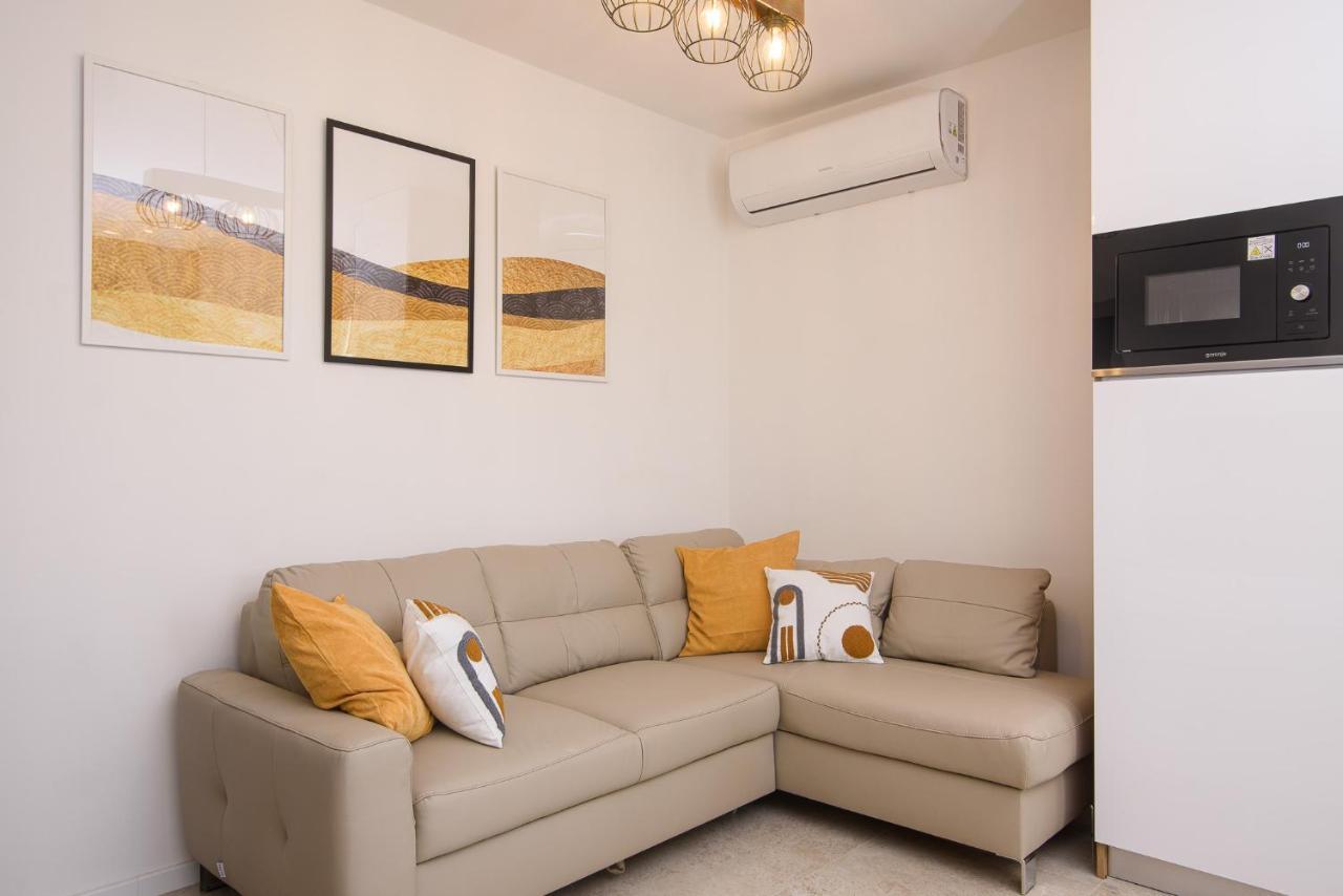 Villa Barbara & Zoran With Heated Swimming Pool Seget Vranjica Εξωτερικό φωτογραφία